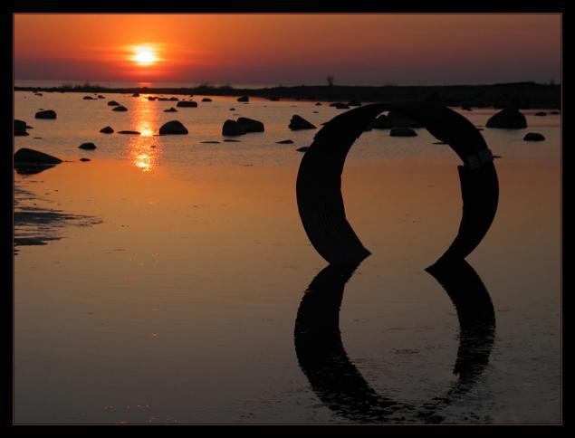 Aus diesem Grund symbolisiert die Zahl 8 in der Astrologie den Planeten Saturn, der auch als Planet des Schicksals bezeichnet wird
